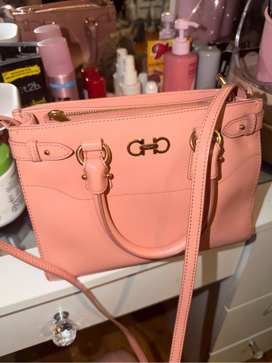 Salvatore Ferragamo Handbags - Salvatore Ferragamo Beky tote